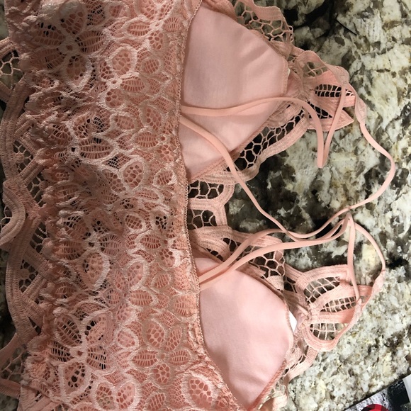 Pink bralette - Picture 2 of 4